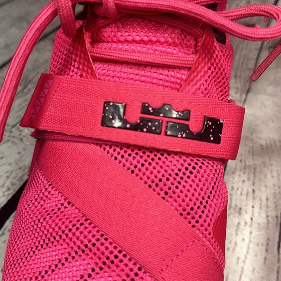Nike LeBron Zoom Soldier 9 Think Pink Men’s Size 10 1/2 Basketball Sneakers - Picture 2 of 15